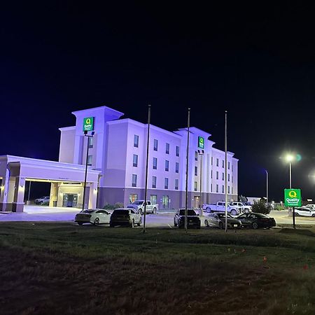 Quality Inn & Suites Pearsall Экстерьер фото