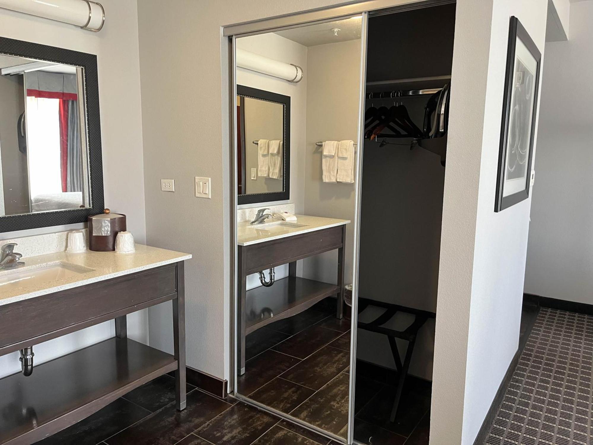 Quality Inn & Suites Pearsall Экстерьер фото