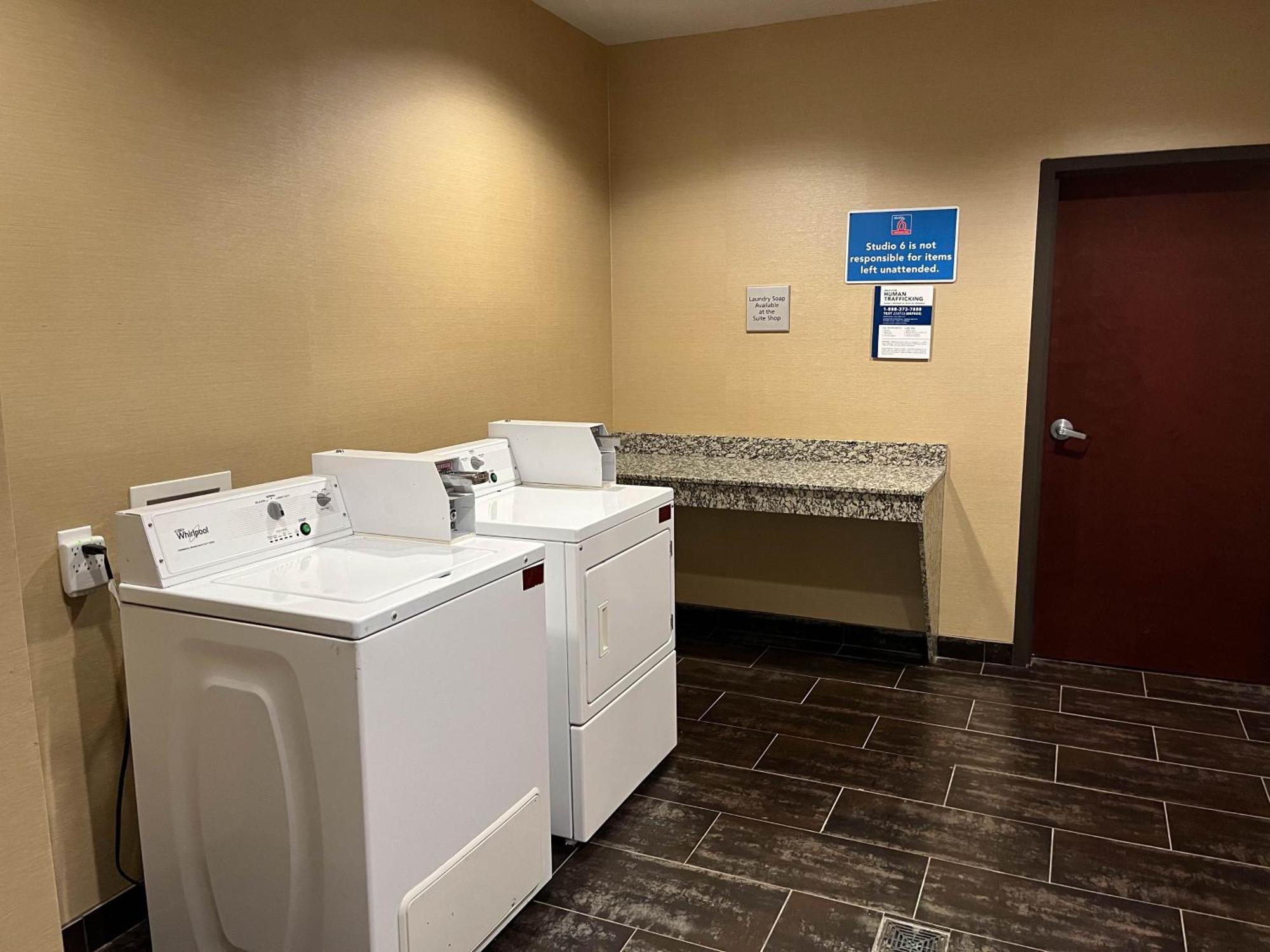 Quality Inn & Suites Pearsall Экстерьер фото