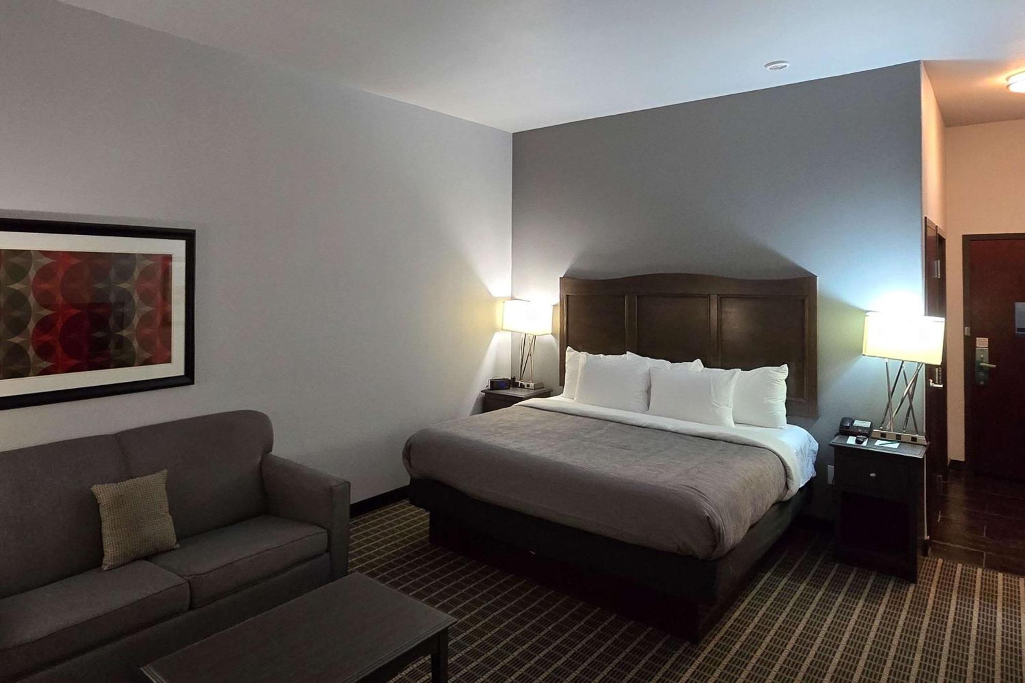 Quality Inn & Suites Pearsall Экстерьер фото