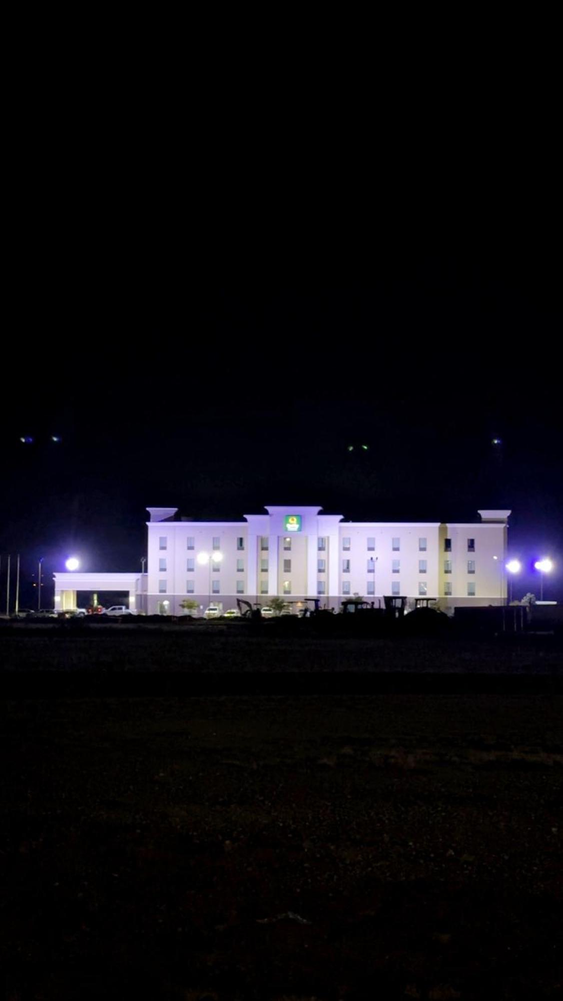 Quality Inn & Suites Pearsall Экстерьер фото